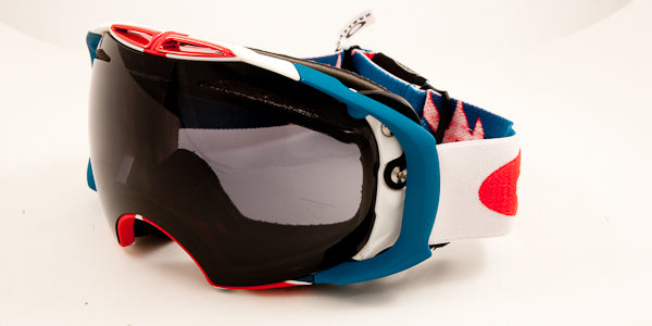 Oakley OO7037
