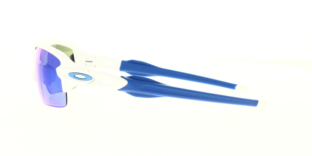 flak-xs-matte-white-prizm-sapphire-oj9005659
