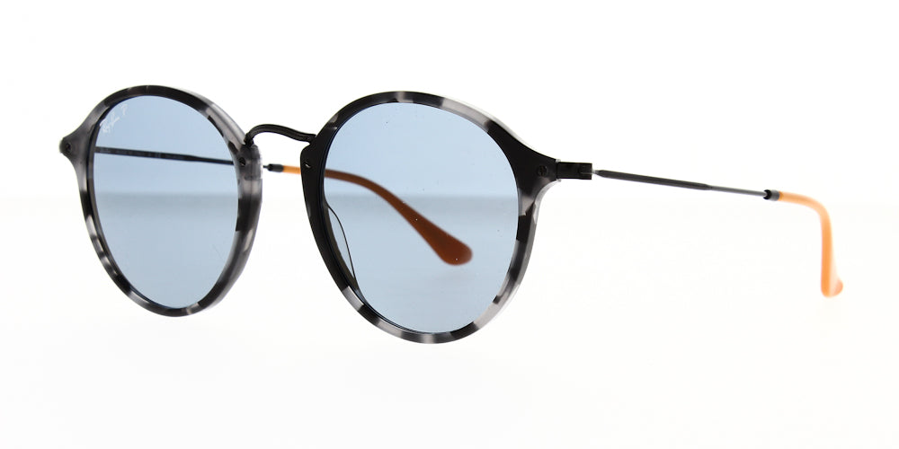 rb244724652-polarised-52