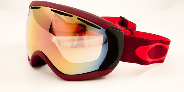 Oakley OO7047