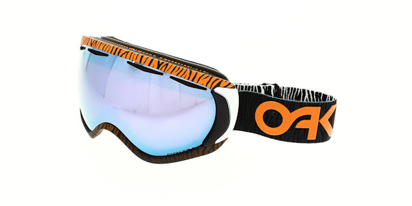 Oakley OO7047