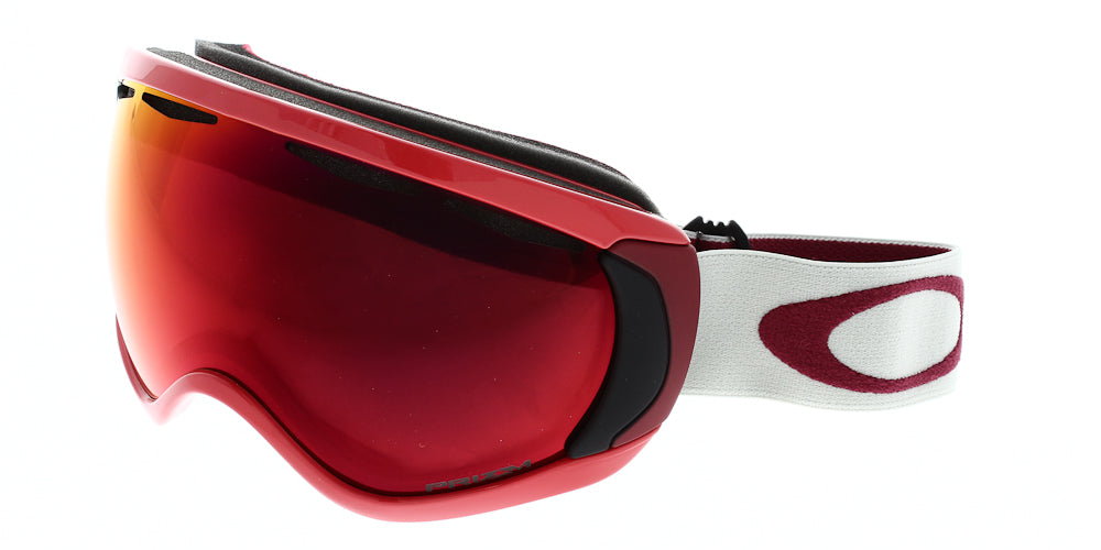 Oakley OO7047
